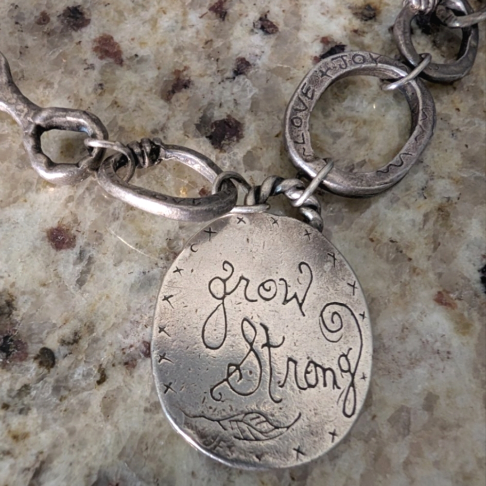 Jes Maharry ‚Grow Strong’ Silver Inspirational Pendant Necklace